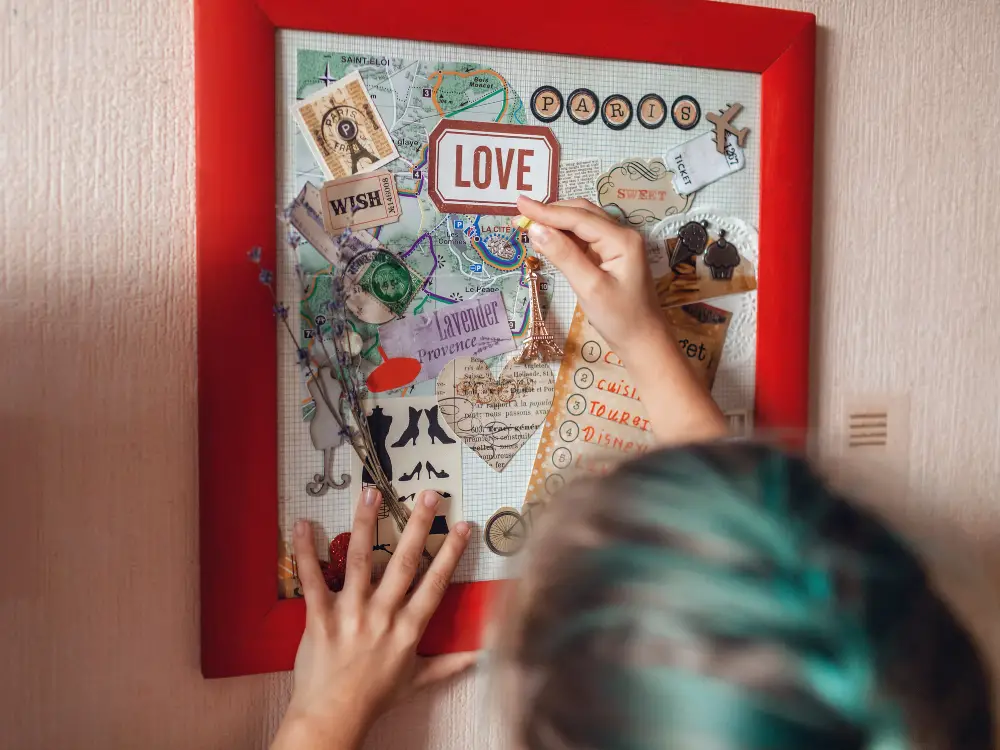Here are two vision board Feng Shui 2021 hanging techniques you may want to consider trying: